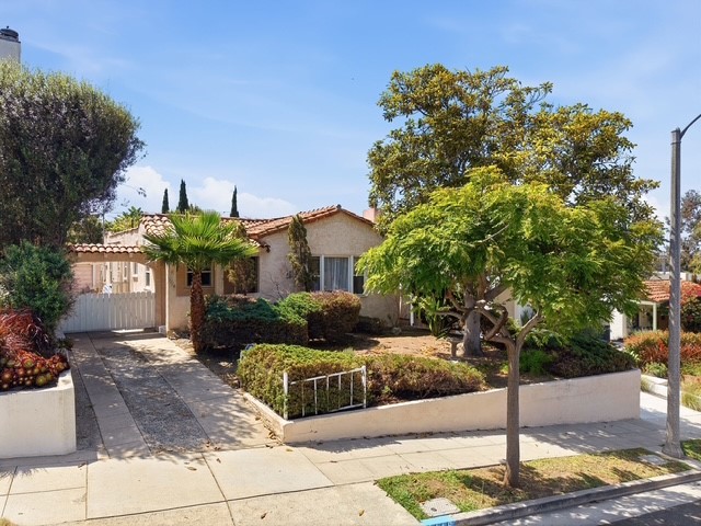 TRUST SALE  –  SANTA MONICA  –  SATURDAY, JUNE 20 @ 10:00 A.M.